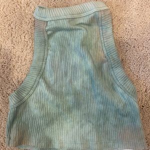 urban outfitters tie die crop top